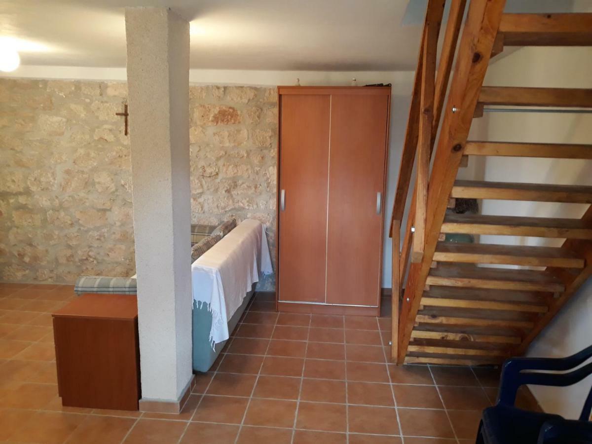 Kaprije Mistral Apartment 外观 照片