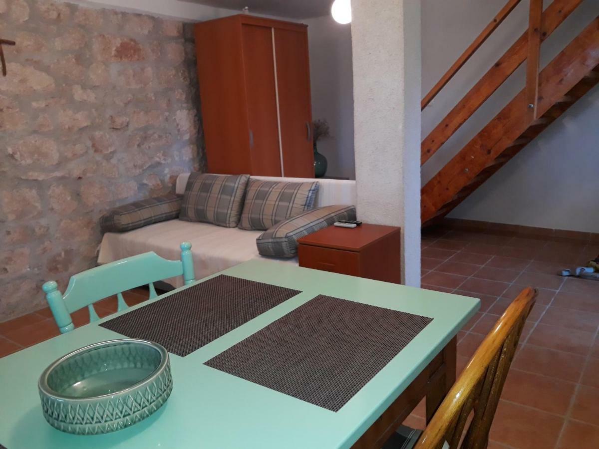 Kaprije Mistral Apartment 外观 照片