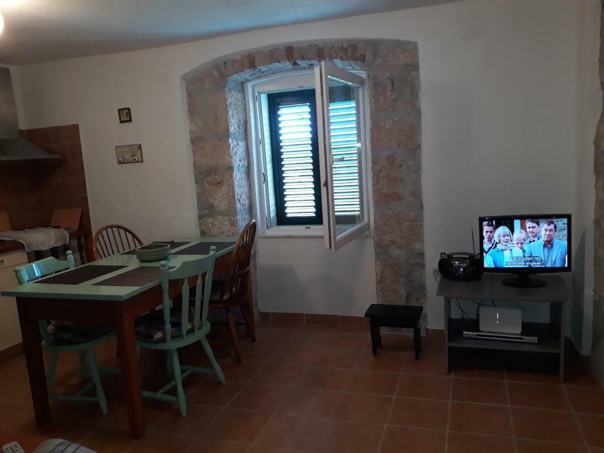 Kaprije Mistral Apartment 外观 照片