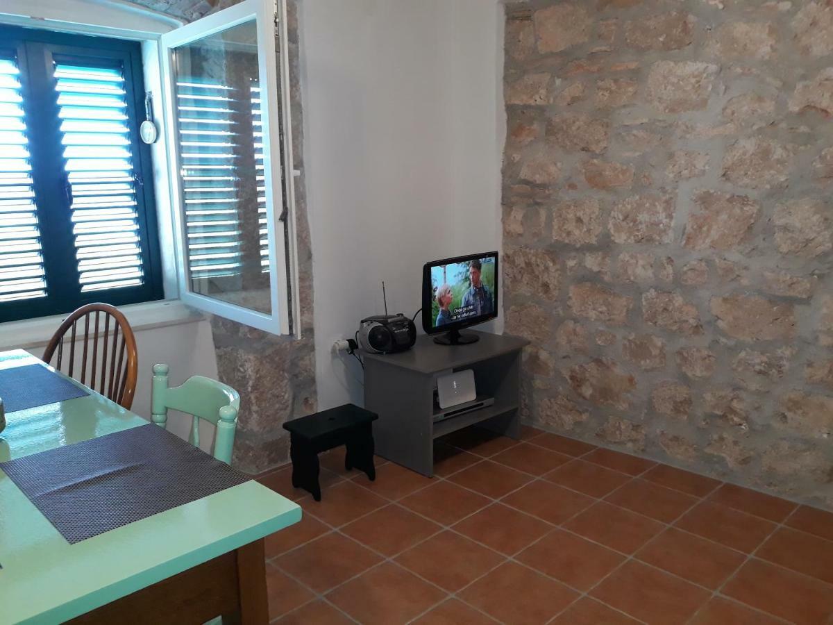 Kaprije Mistral Apartment 外观 照片