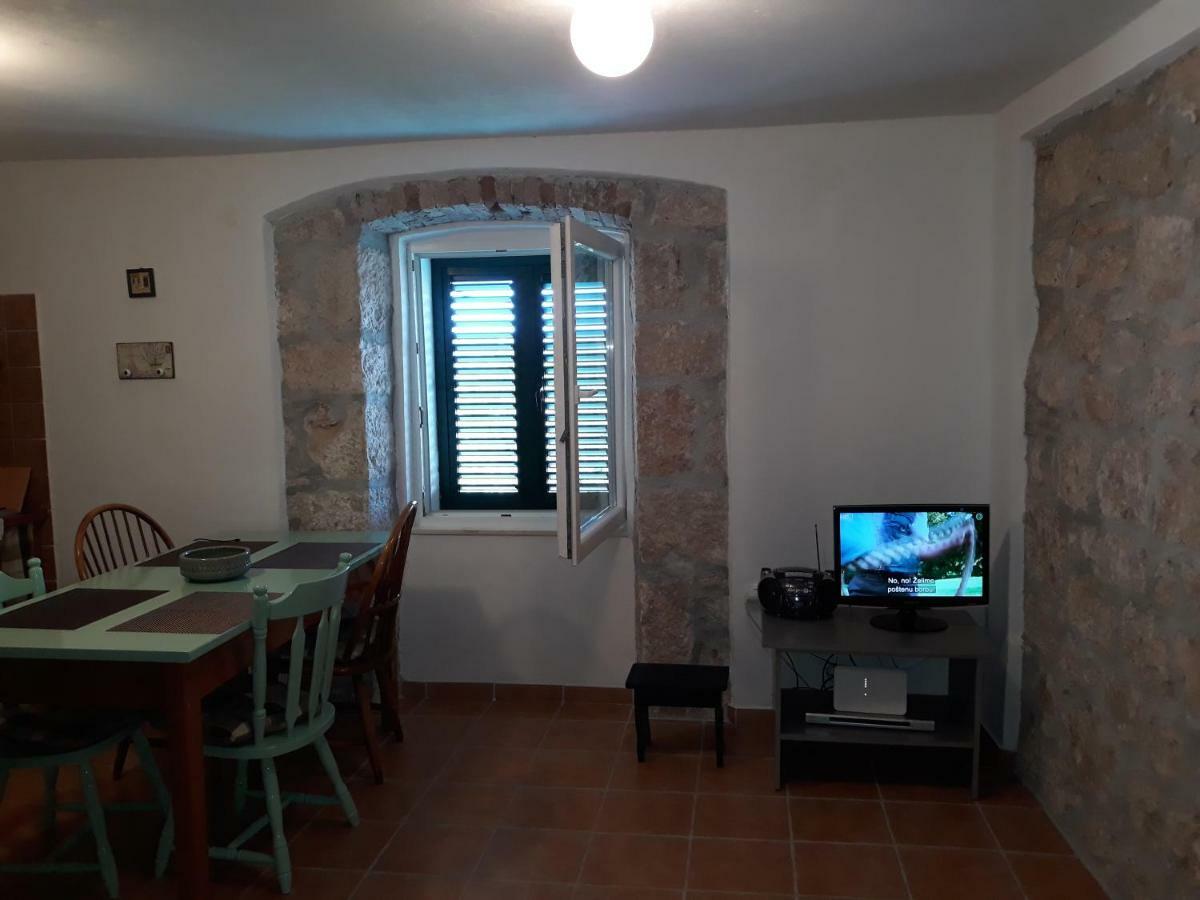 Kaprije Mistral Apartment 外观 照片